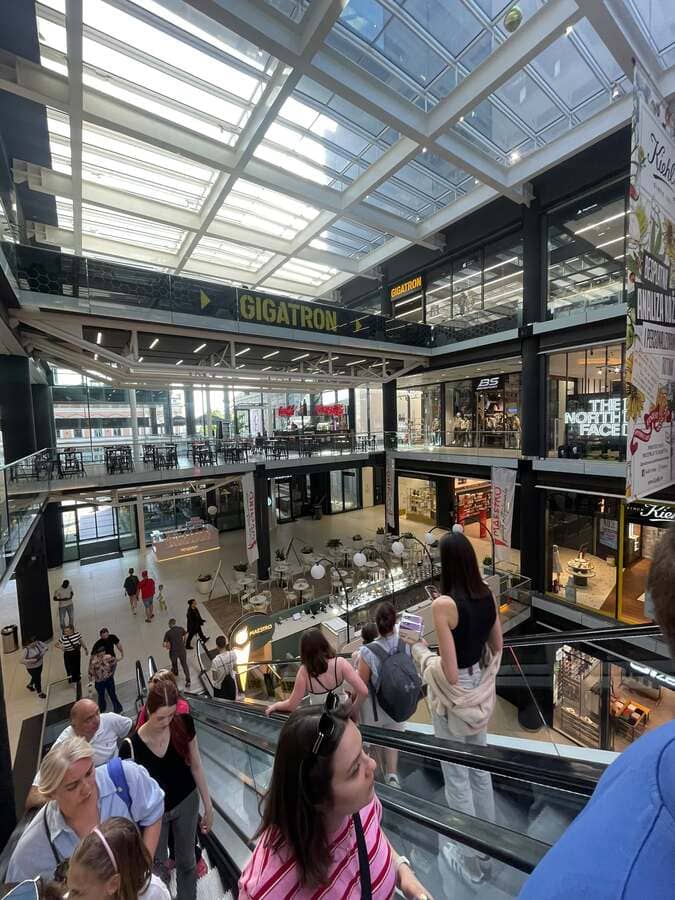 rajiceva-shopping-center-03