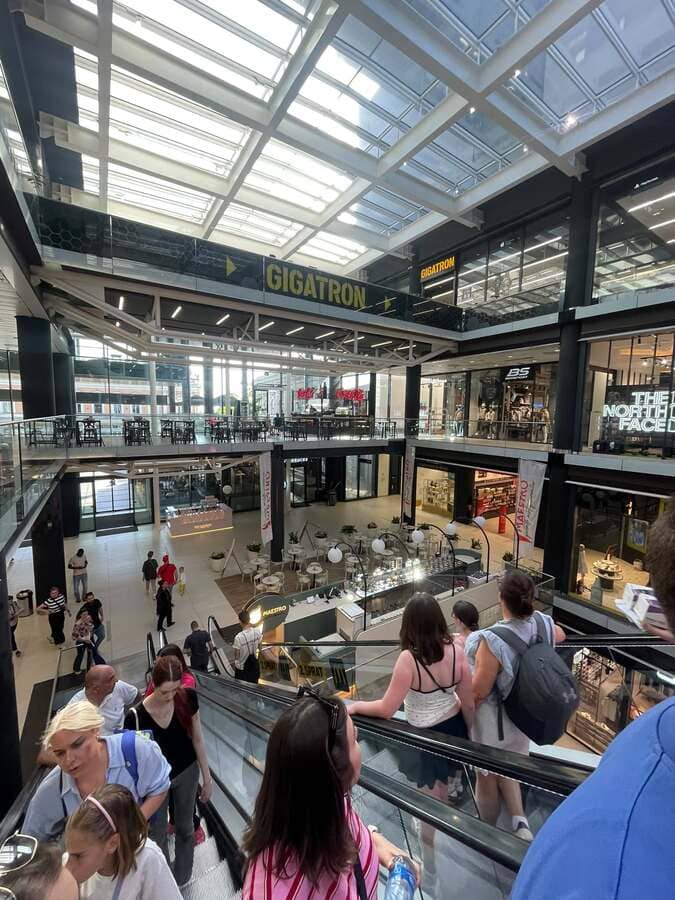 rajiceva-shopping-center-04